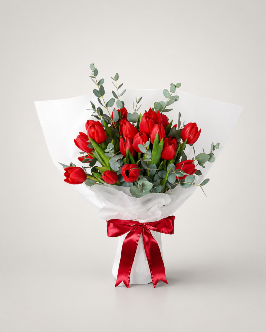 Lovely 15 Kırmızı Lale Buketi