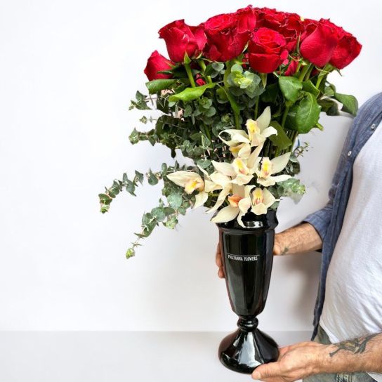 Lüks Paşabahçe Vazoda Kırmızı Gül