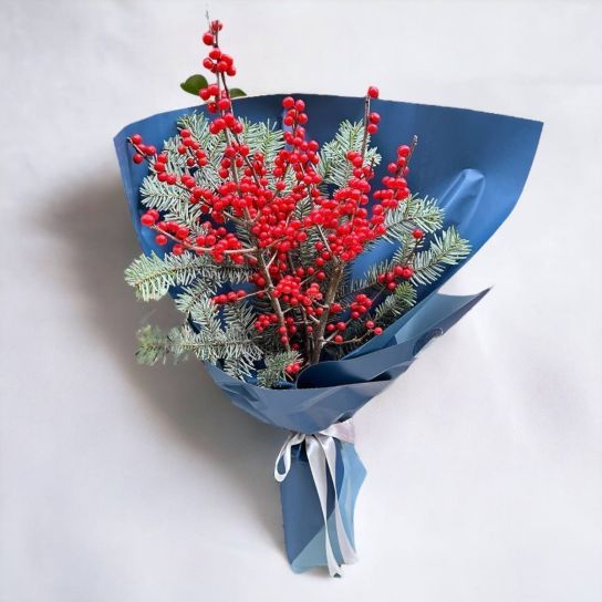 Yeni yıl özel İlex Dalları Buket
