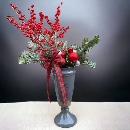 Premium Paşabahçe Vazoda İlex Yılbaşı Aranjmanı