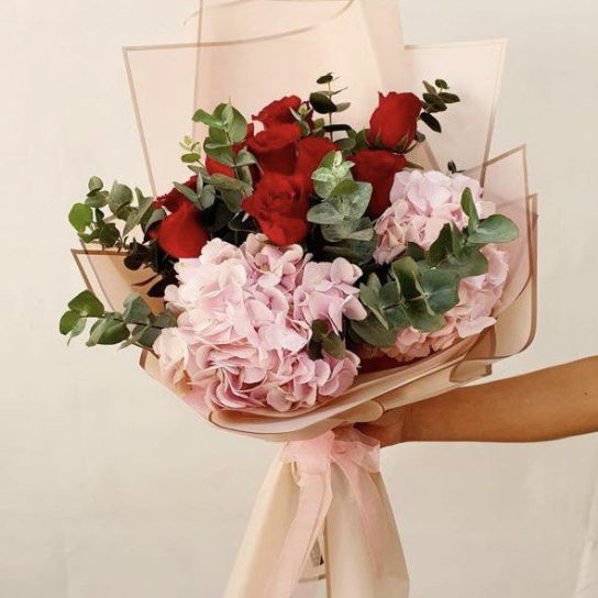 kırmızı gül ortanca buketi