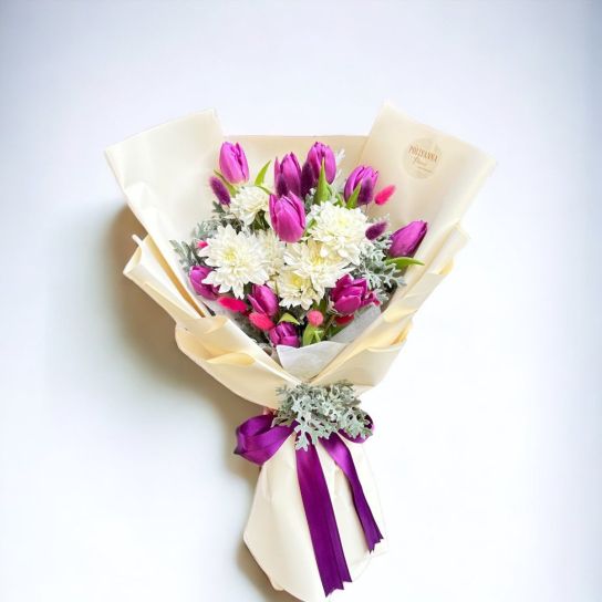 Lale Ve Beyaz Krizantem buketi