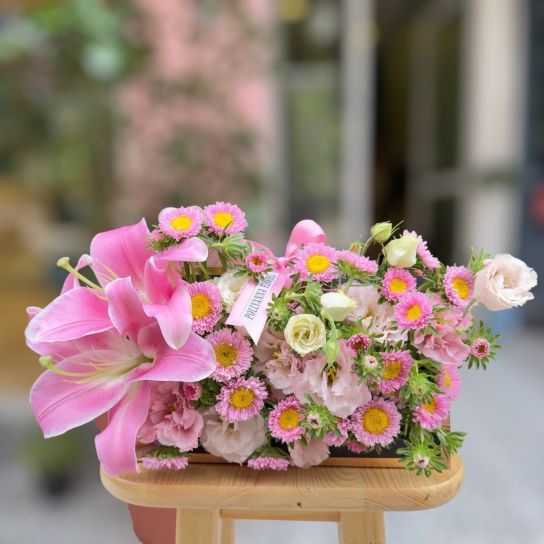 Tasarım Kutuda Mevsim Çiçekleri